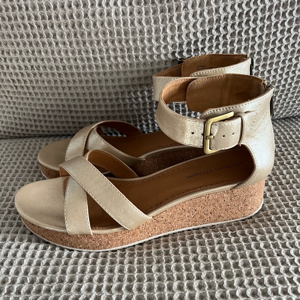 Adrienne Vittadini gold metallic wedge sandals, size 10.